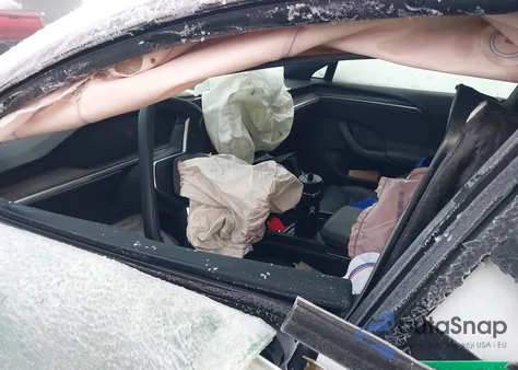 2023 Tesla Model S Dual Motor All-Wheel Drive/Standard Range z USA, uszkodzony, nr VIN 5YJSA1E53PF517305